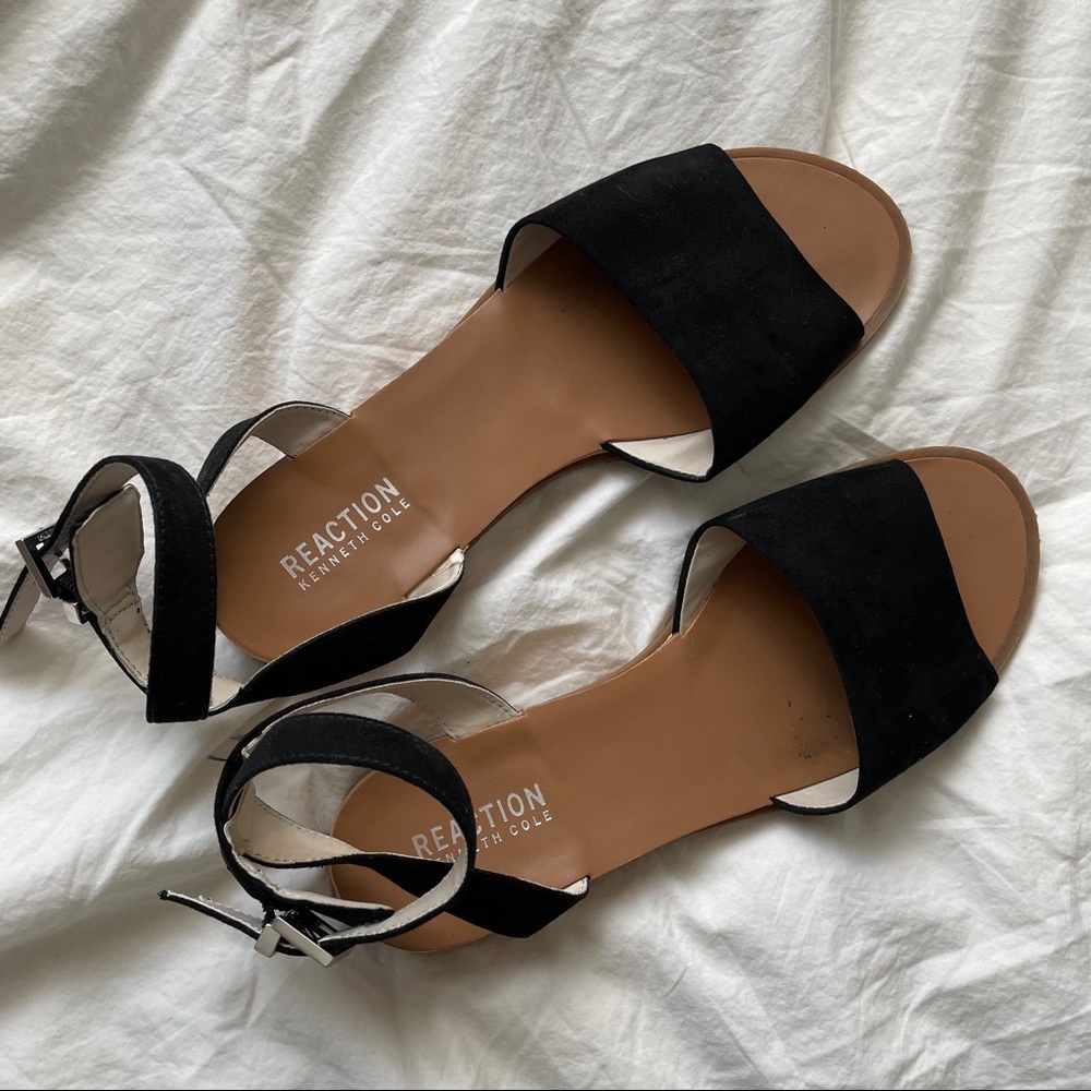 Kenneth Cole Reaction black sandals